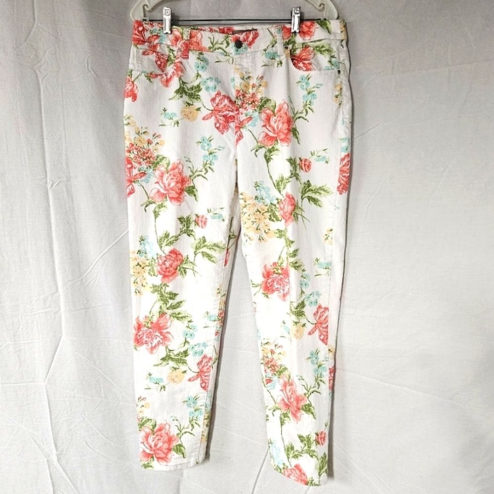 Chico's White Pink Floral Print Cotton Blend Zip Front Belt Loops Ankle Jeans - Picture 2 of 15